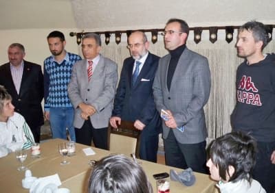 Başkan Dediğin Böyle Olur!