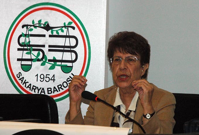 ''Pembeler ve maviler olarak ayrıldığımızda eşitsizlik başlıyor''