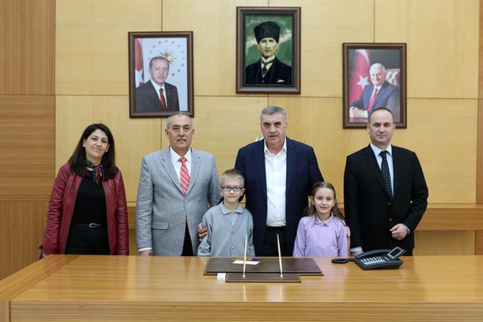 Toçoğlu öğretmen ve öğrencilerle buluştu