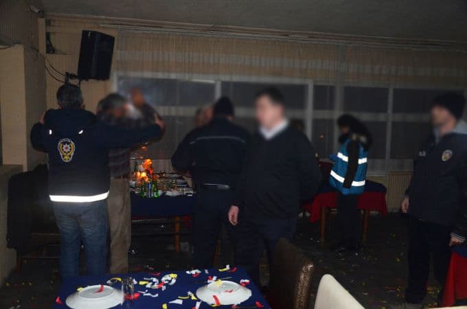 Alkollü mekanlara polis baskını