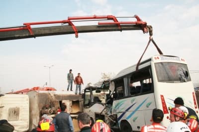 4 Kardeş Annesinin Kucağında Can Verdi