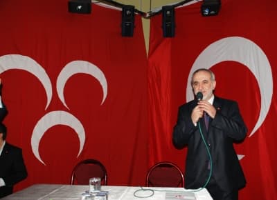 <p><font face="arial,helvetica,sans-serif" size="2"><strong>Geliyoruz</strong><br /><br />Sakarya&rsquo;nın t&uuml;n sorunların &ccedil;&ouml;z&uuml;mlenmesi i&ccedil;in projelerinin hazır olduğunu ifade eden MHP Sakarya B&uuml;y&uuml;kşehir Belediye Başkan Adayı Enver To&ccedil;oğlu; <font color="#333399">&ldquo;Biz 30 Mart&rsquo;ta Sakarya&rsquo;yı d&uuml;zeltmeye geliyoruz. Biz bu şehrin 154 yılda kaybolan yıllarını telafi etmeye geliyoruz. Sakarya&rsquo;yı yaşanılabilir şehirlerarasında 44&rsquo;&uuml;nc&uuml; sıradan ilk etapta 16 b&uuml;y&uuml;kşehir belediyesi arasına sokmaya geliyoruz. Buraya metro şehri yapmaya geliyoruz. Buz Arifiye&rsquo;den en az 15 bin oyu hedefliyoruz&rdquo; </font>diyerek, destek istedi.<br /></font></p>