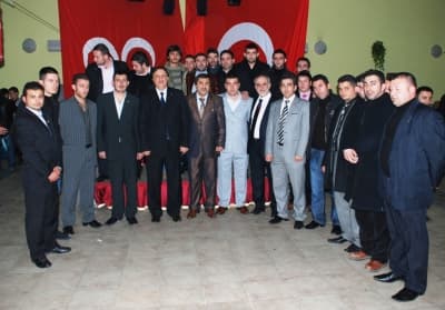 MHP'den Arifiye&#8217;de Dev Bayraklı Muhteşem Gösteri