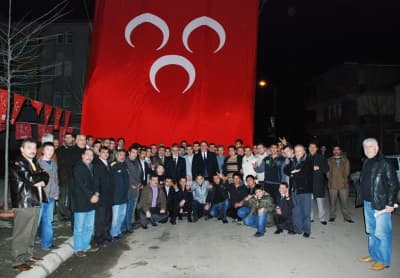 MHP'den Arifiye&#8217;de Dev Bayraklı Muhteşem Gösteri