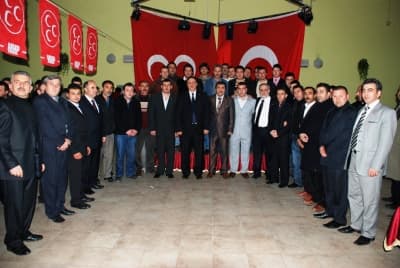 MHP'den Arifiye&#8217;de Dev Bayraklı Muhteşem Gösteri