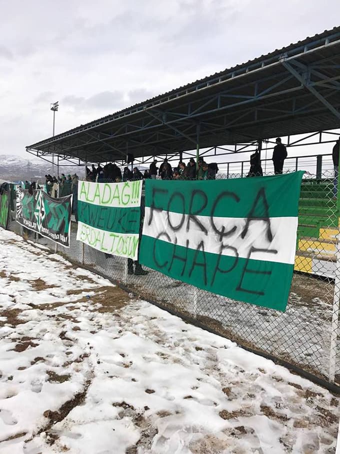 Bir haftaya sığan tüm acıları bu pankarta yazdılar