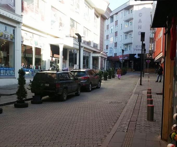 UKOME'nin trafiğe kapatılsın dediği sokaklar halen açık