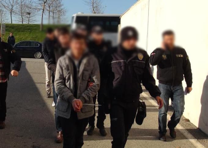 Gözaltındaki 'ev ağabeyleri' adliyeye sevk edildi