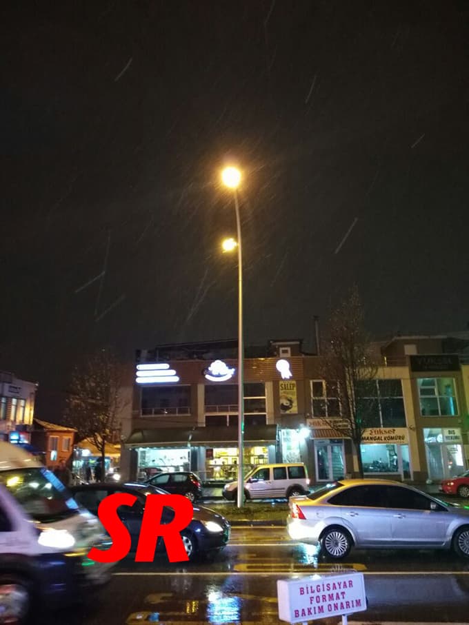 Şehir merkezinde kar yağışı başladı