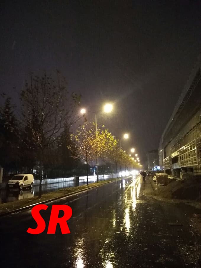 Şehir merkezinde kar yağışı başladı