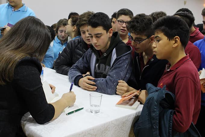 Hümeyra Yabar ile Demet Şahin Sakarya'da söyleşiye katıldı
