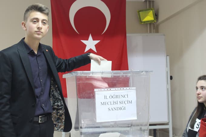 Öğrenciler başkanlarını seçti