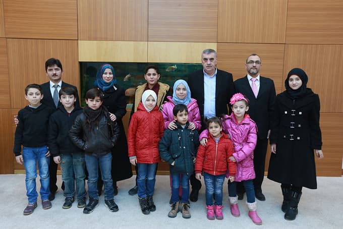 ''Dünyaya rağmen biz elinizi sımsıkı tutacağız''