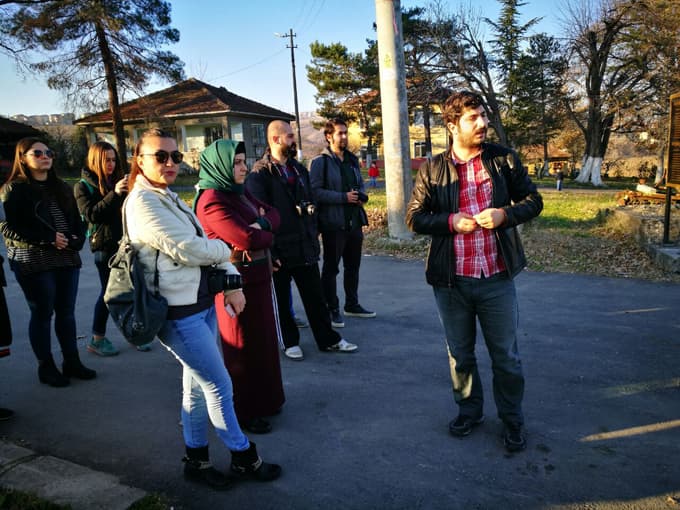 Fotoğraf makinelerini alıp Justinyanus Köprüsü'ne gittiler