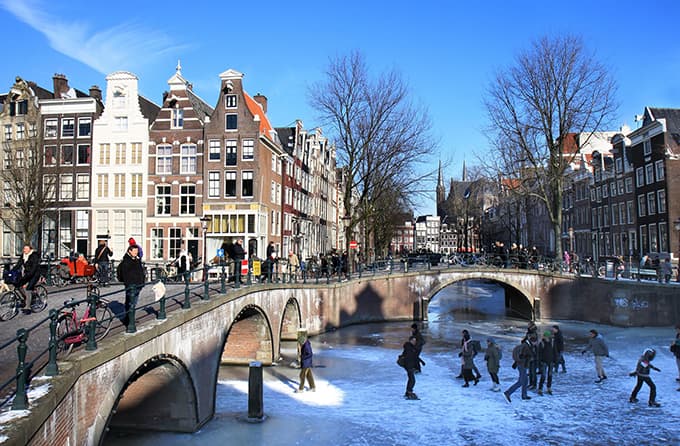 Amsterdam ve Brugge için tur fırsatlarını kaçırmayın!