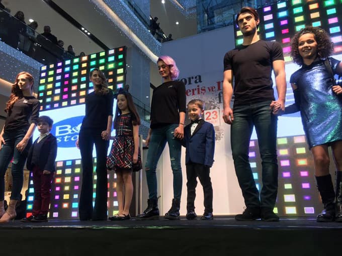 Ünlü mankenler Sakarya'ya geldi
