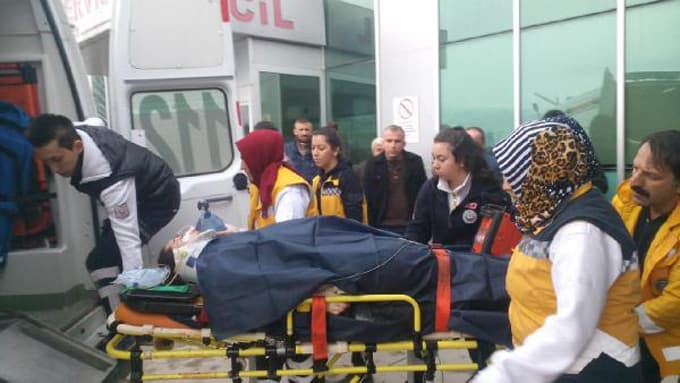 Karşıdan karşıya geçerken TIR çarptı!