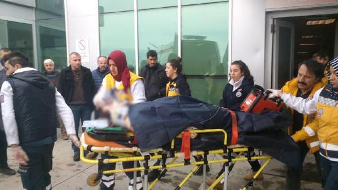 Karşıdan karşıya geçerken TIR çarptı!