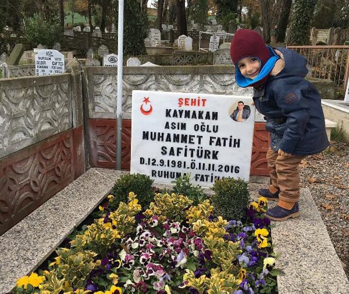 Şehit kaymakamın eşinden yürek yakan paylaşım