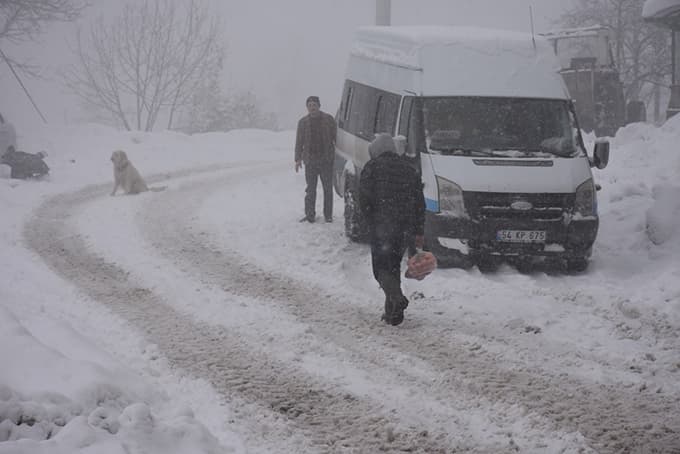 Kar yağışı yüksek kesimlerde başladı