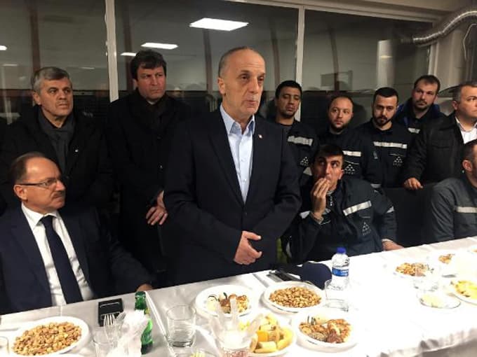 TÜRK-İş Genel Başkanı, işçilerle bir araya geldi