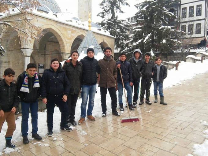 ''Minik dostlarımız aç kalmasın diye...''