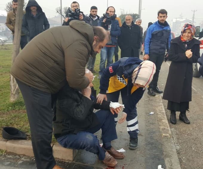 Bolu'dan Sakarya'ya gelirken kaza geçirdi