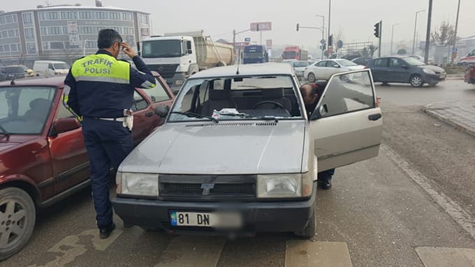 Bolu'dan Sakarya'ya gelirken kaza geçirdi