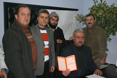 Marketlerin Önünde Sebze ve Meyve Satılmasına Tepki
