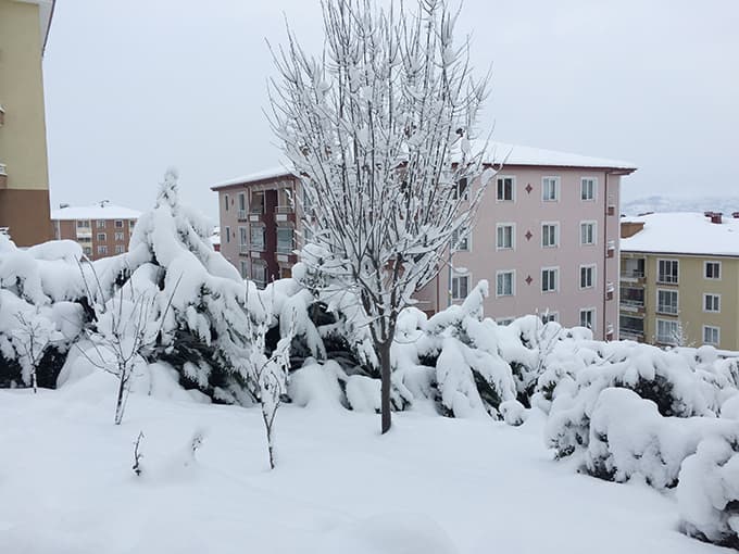 Kar kalınlığı 25 santimetreye ulaştı