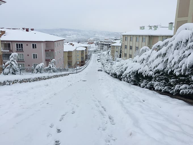 Kar kalınlığı 25 santimetreye ulaştı