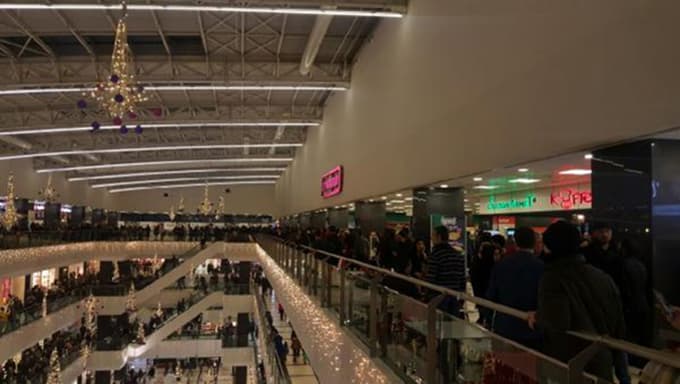 Serdivan AVM'de pankart gerginliği