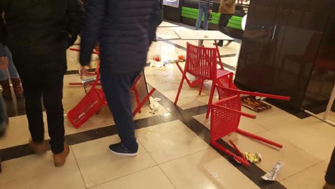 Serdivan AVM'de pankart gerginliği