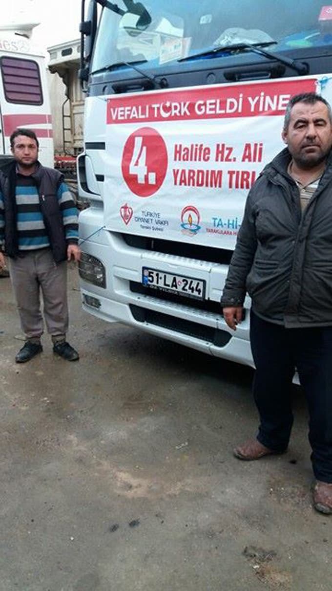 Olumsuz hava şartlarına rağmen sınıra ulaştılar