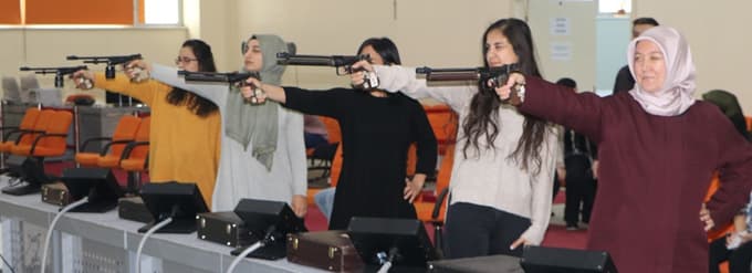 Genç sporculardan tam isabet