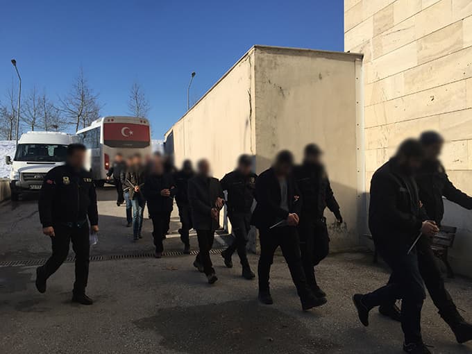 PKK'lı olduğu iddia edilen 8 kişi adliyeye sevk edildi