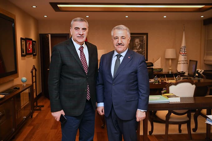 Rayların yer altına alınması için bakanla görüştü