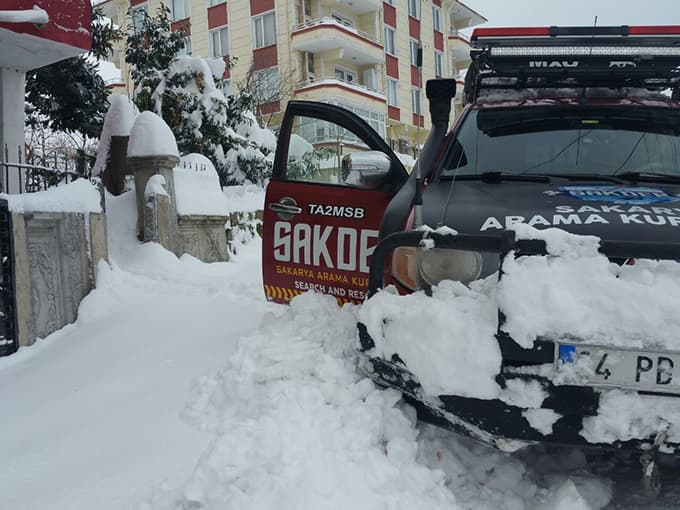 Kapanan yollar onları yıldırmadı