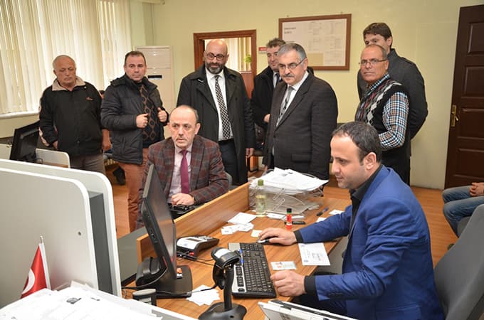 Cavit Öztürk yeni kimlik kartı için müracaat etti