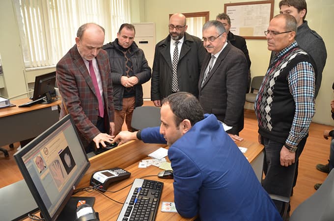 Cavit Öztürk yeni kimlik kartı için müracaat etti