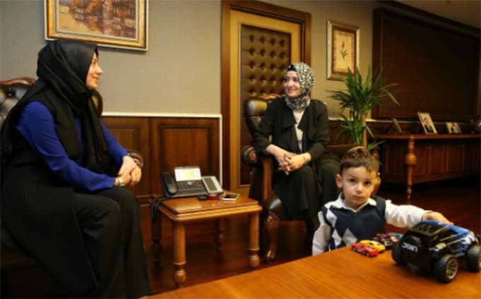 Şehit Kaymakamın eşi ve oğlu Bakanlıkta