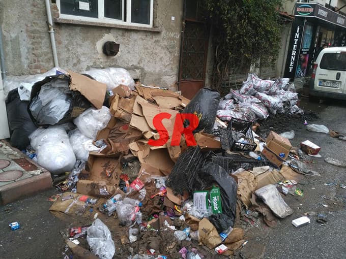 ''Çöp ev'' vatandaşı bezdirdi