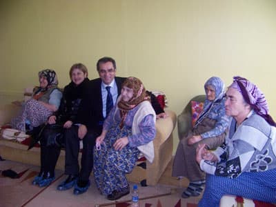 CHP'li Cem Hatunoğlu Huzurevini Ziyaret Etti