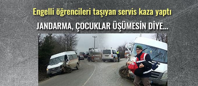 Çocuklar üşümemeleri için jandarma aracına taşındı