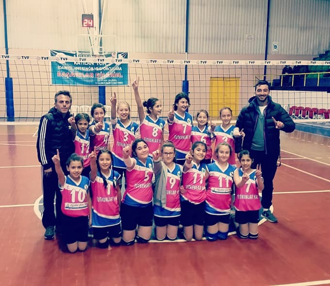 Voleybolda Sakarya şampiyonu oldular