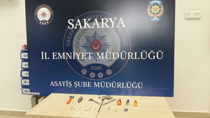 2 hırsız, Sapanca dolmuşuna binince yakalandı