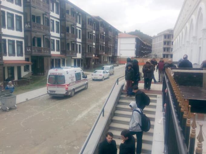 Havuzun tavanı çöktü!