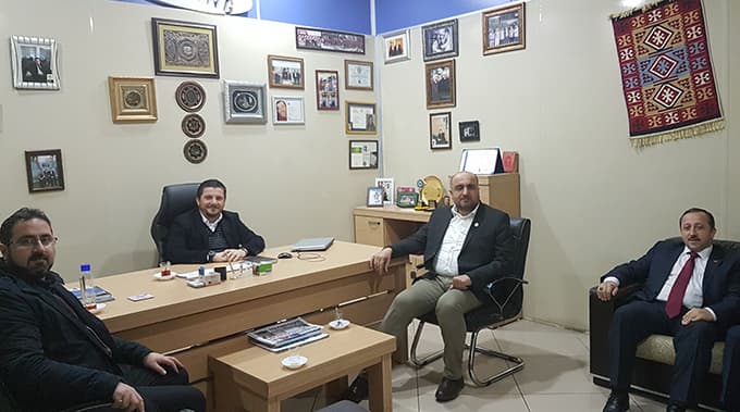 TÜMSİAD, üyelerinin yanında...