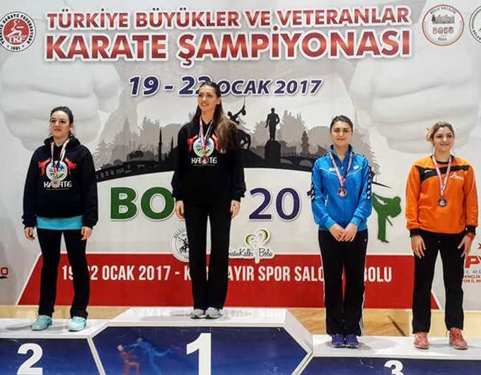 Büyükşehir Karate, Bolu'dan mutlu döndü