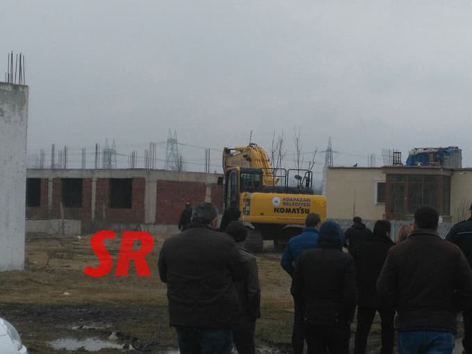 Polis, TOMA'larla yıkıma geldi